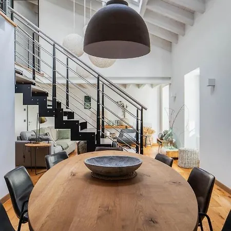 Torre Di Castelli - By Lovecomo 別荘 *