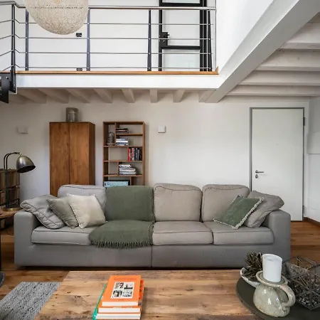 Torre Di Castelli - By Lovecomo Μενάτζιο