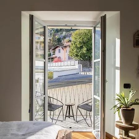 Torre Di Castelli - By Lovecomo Μενάτζιο