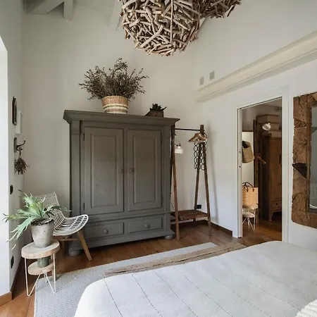 Torre Di Castelli - By Lovecomo Менаджо