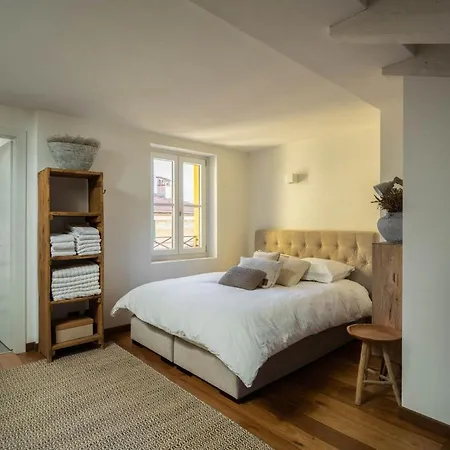 בית נופש Torre Di Castelli - By Lovecomo מנאג'יו